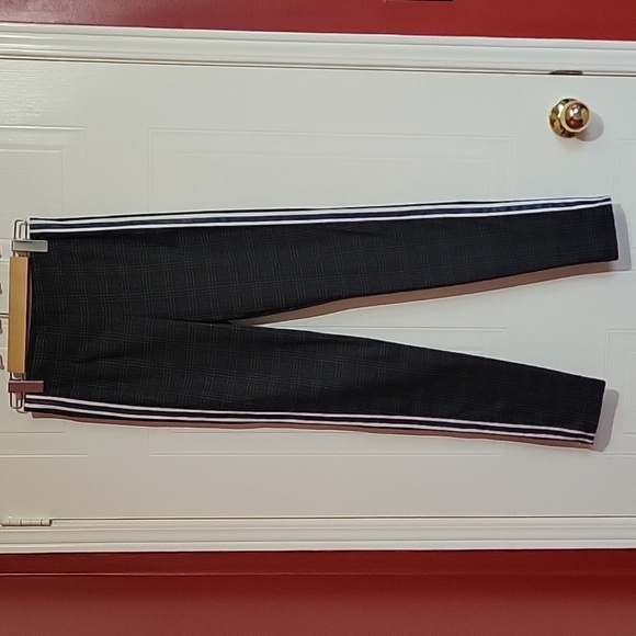 Dynamite Grey Plaid Tuxedo Pattern Highrise Leggings US XS NWT - Picture 1 of 11